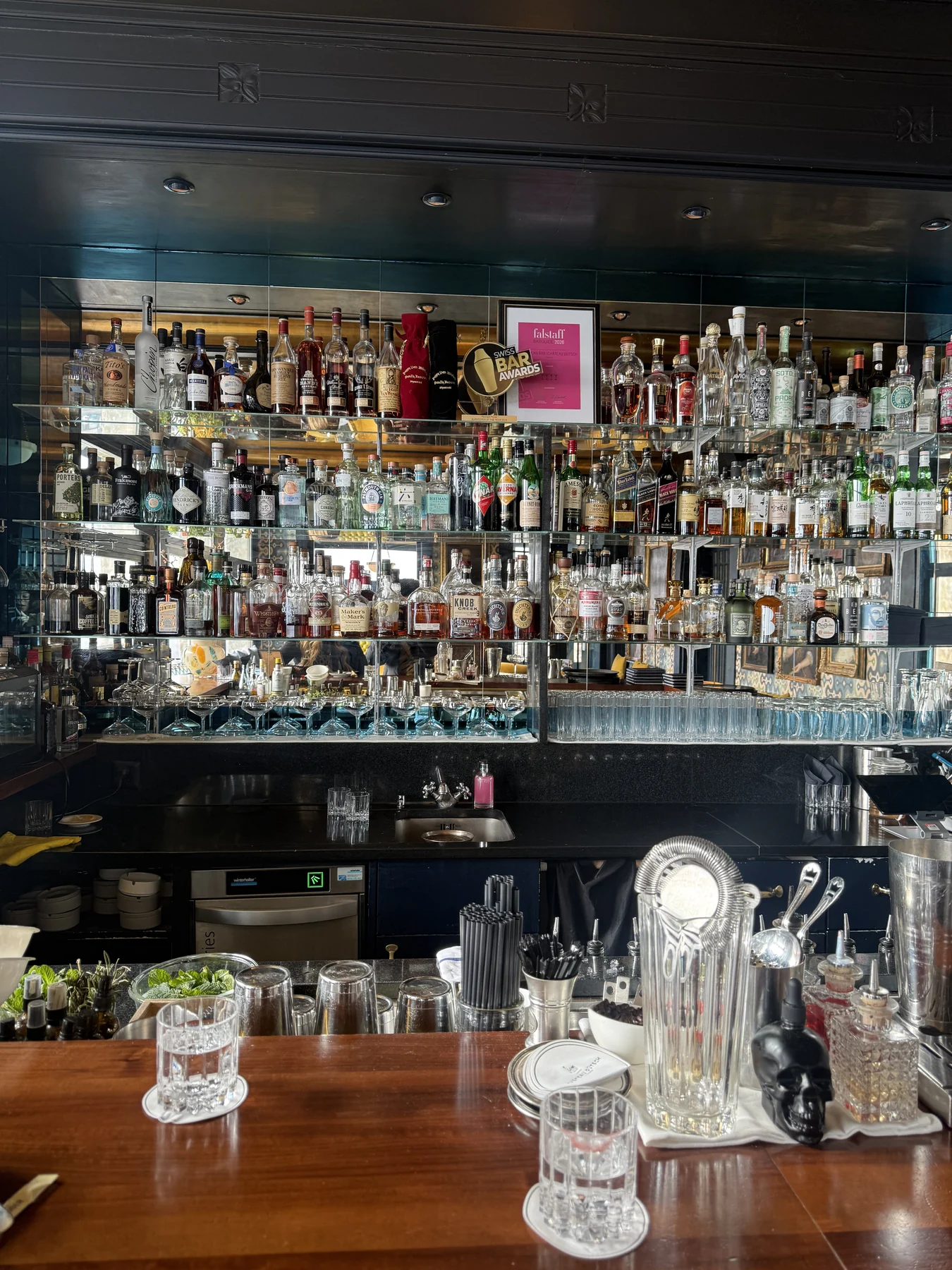 Back bar at the American Bar in Hotel Château Gütsch